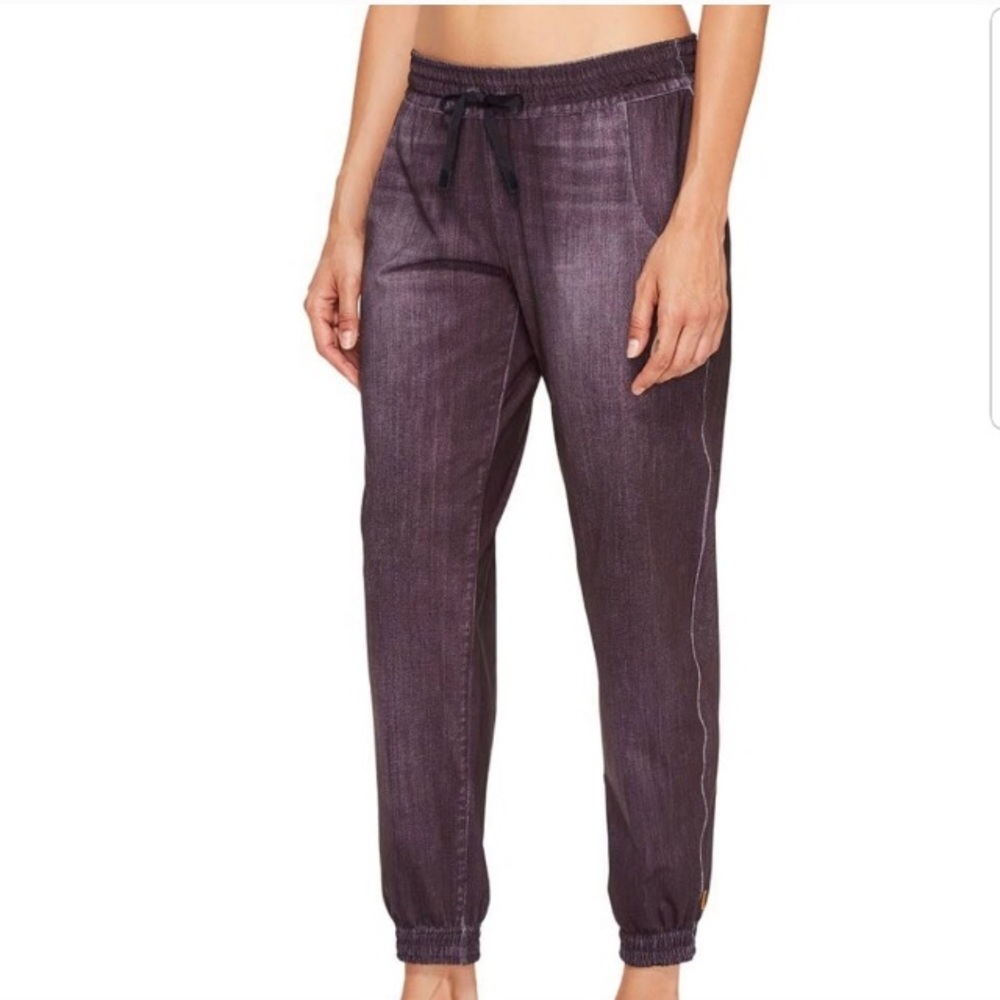 Lucy indiGO workout tights